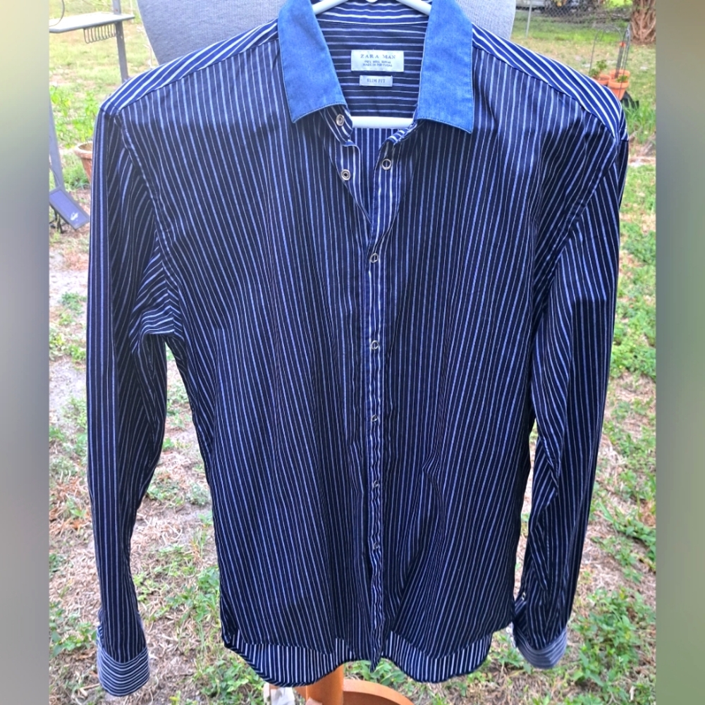 Zara Slim Fit snap button 100% cotton shirt size Med.